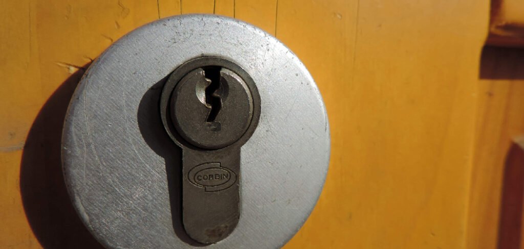 How to Fix a Deadbolt Lock That Spins