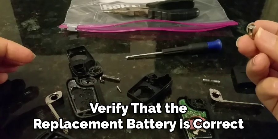 Verify That the
Replacement Battery is Correct