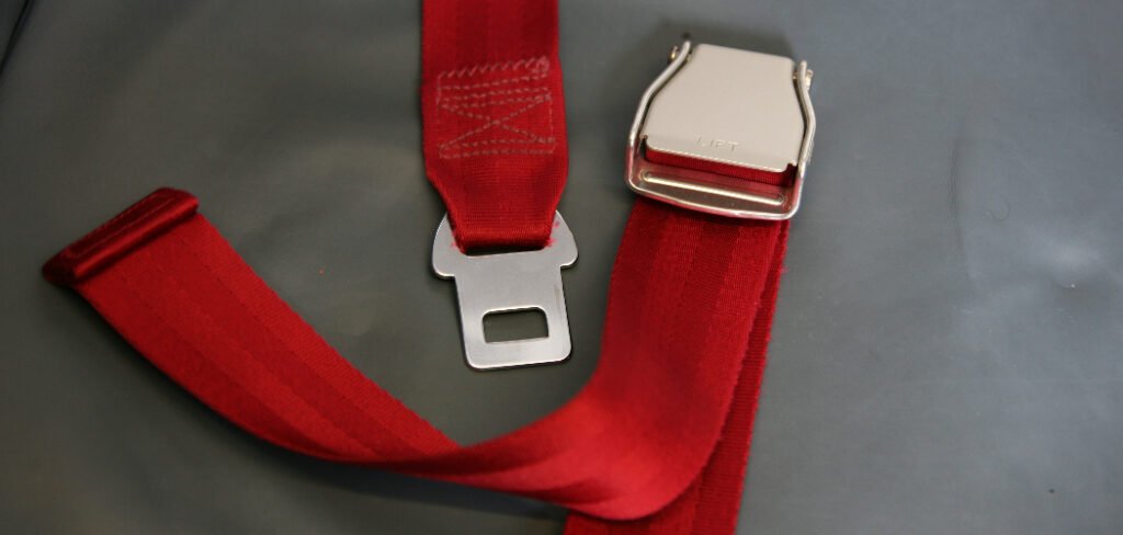 How to Fix a Seat Belt That Is Locked