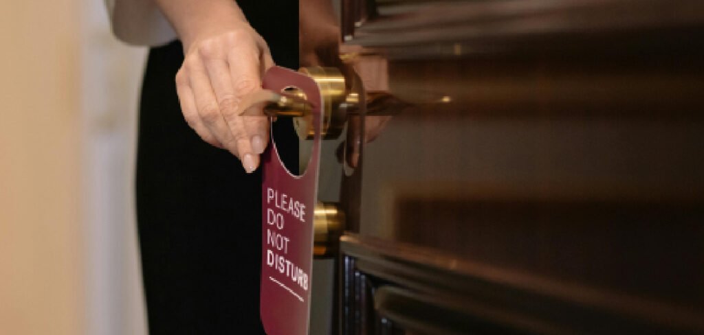 How to Lock Hotel Door From Outside
